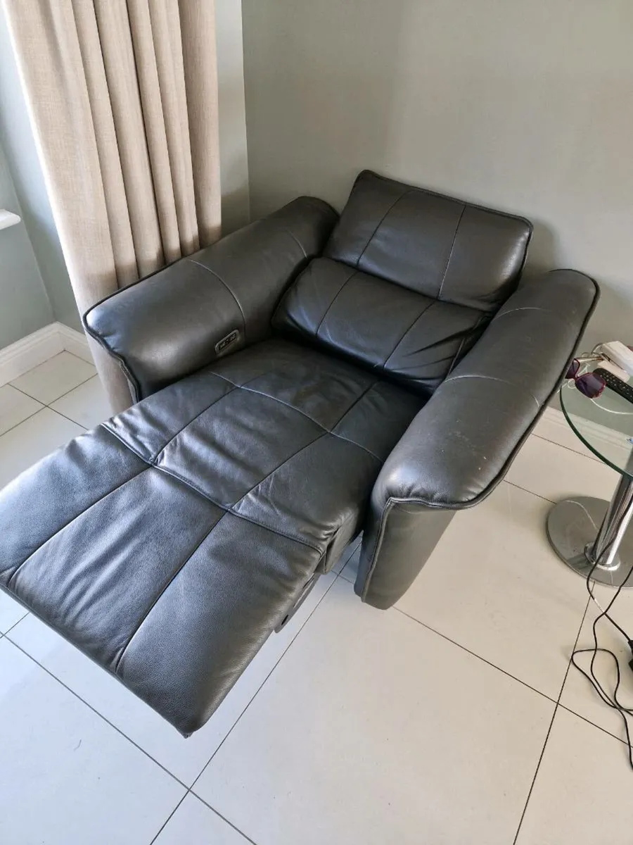 Leather reclining armchair - Image 2
