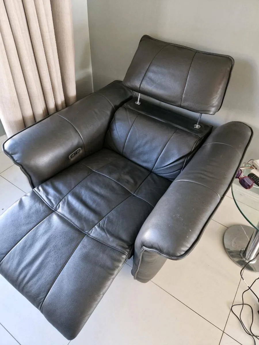 Leather reclining armchair - Image 3