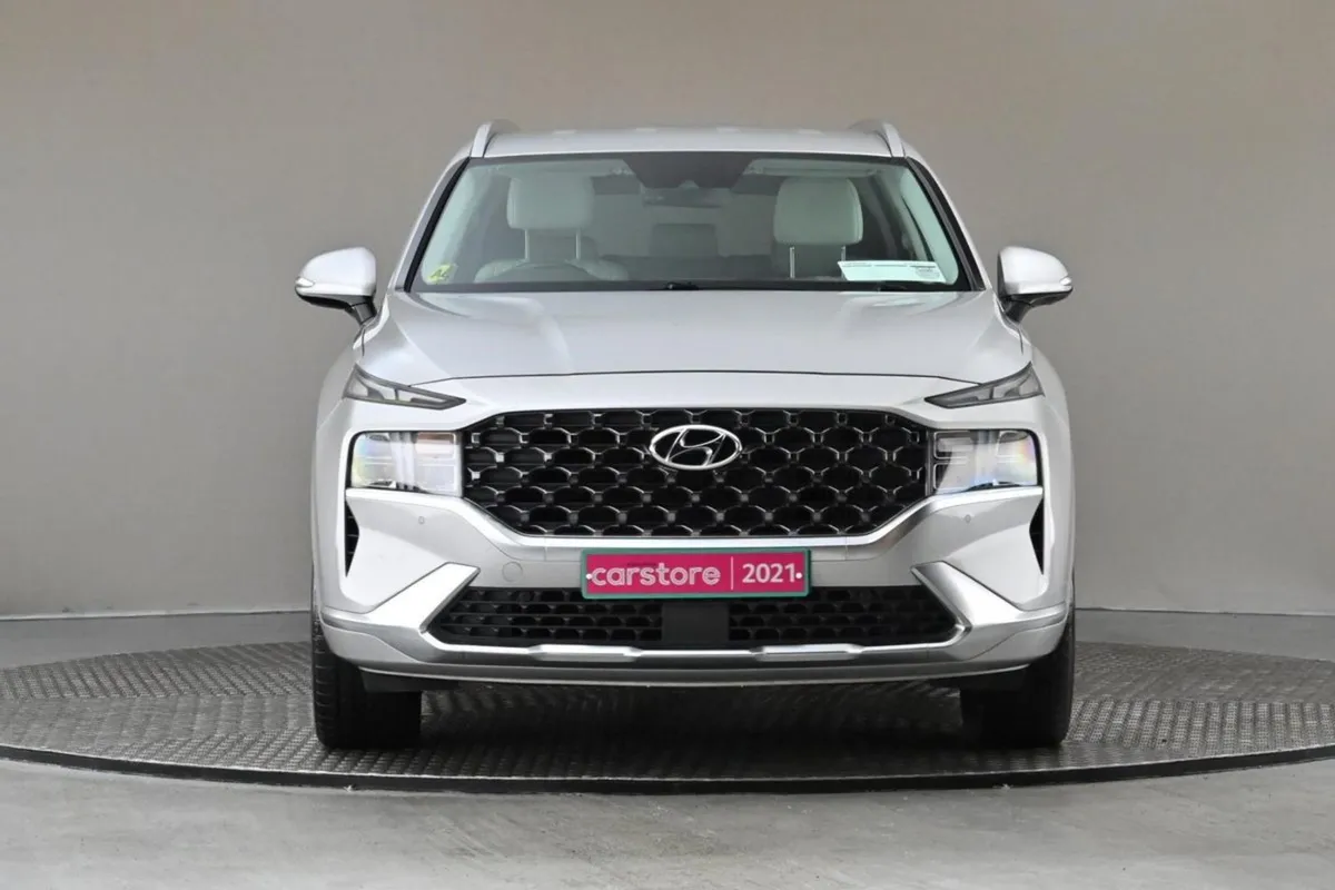 Hyundai Santa Fe 1.6 Phev 4WD Executive Plus 7sea - Image 2