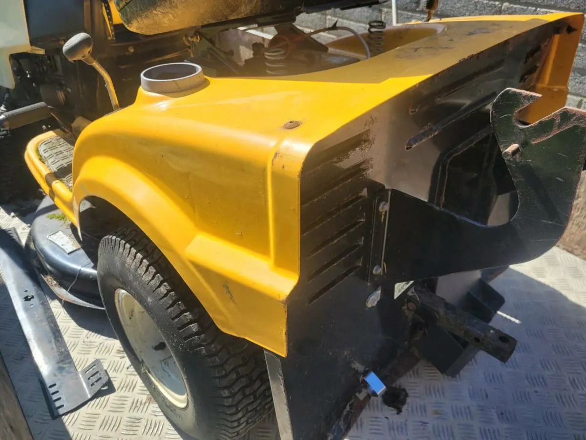 Cub cadet lawnmower - Image 4