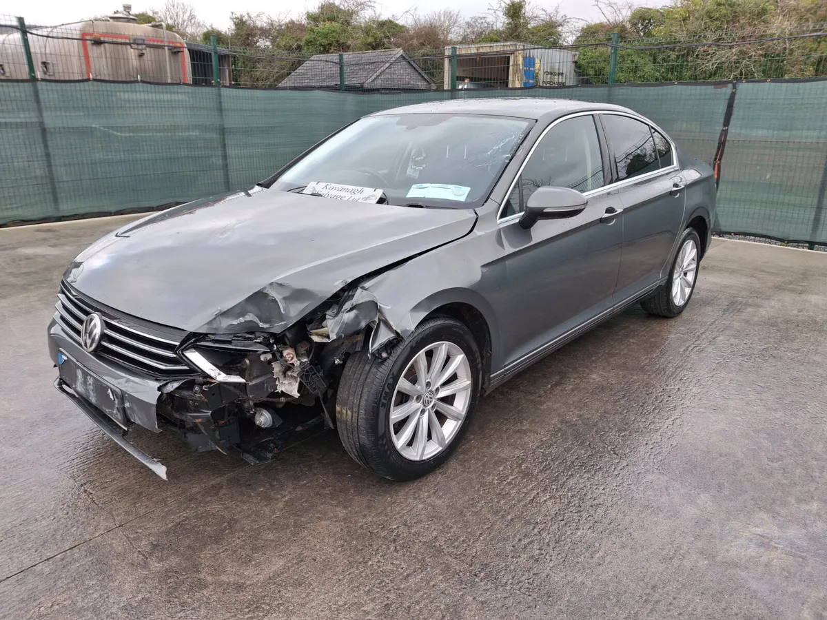 2016 Volkswagen Passat  2.0 TDI - Image 2