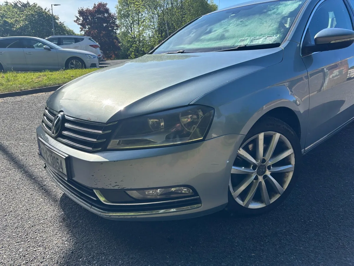 Volkswagen Passat - Image 1