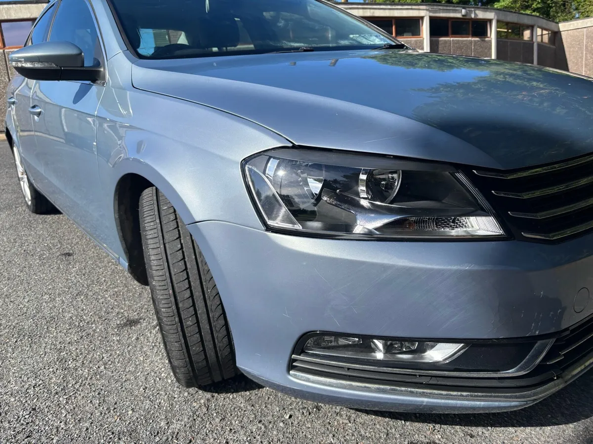 Volkswagen Passat - Image 2