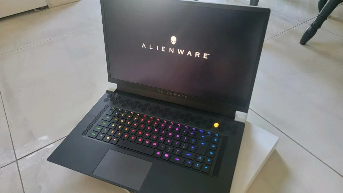 Alienware X17 R1 - Image 1