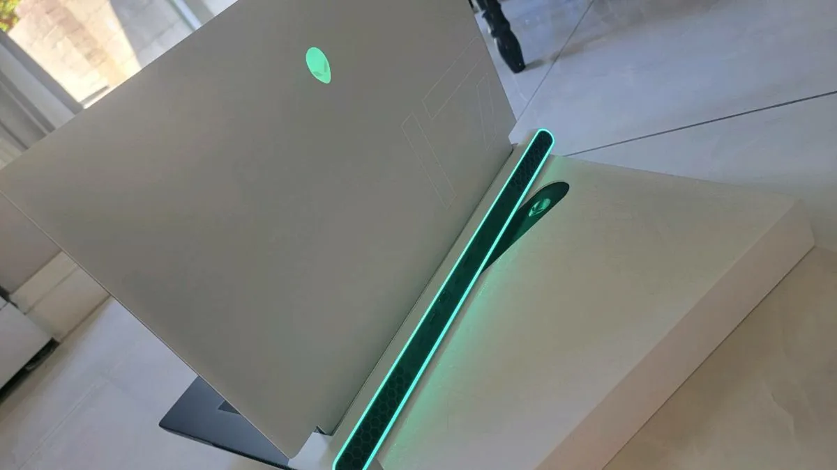 Alienware X17 R1 - Image 2