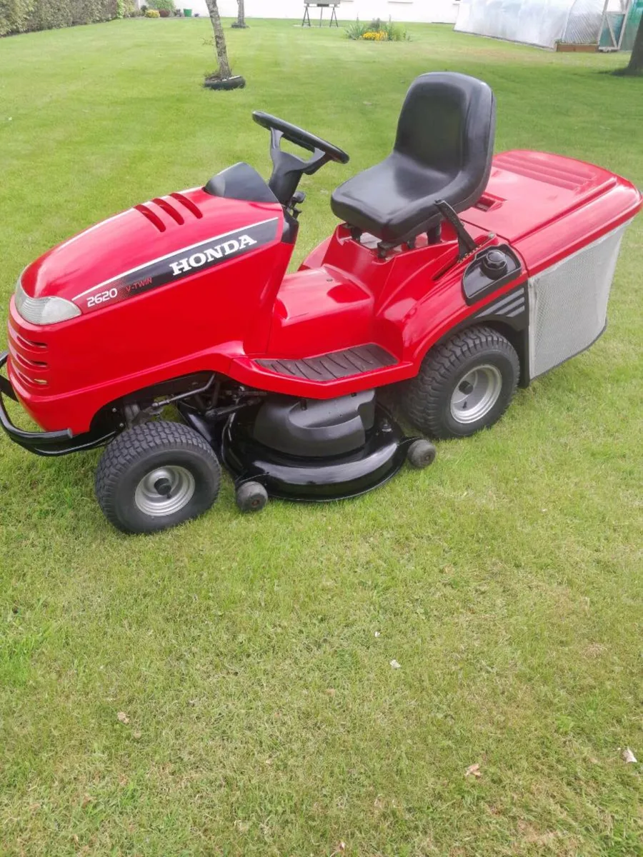 Honda ride on mower 48 inch 20hp v twin - Image 3