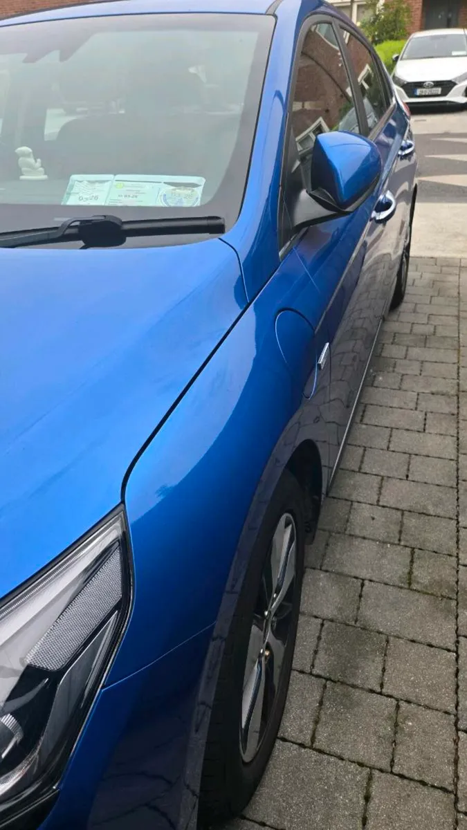 Hyundai Ioniq Plugin Hybrid Premium SE - Image 3