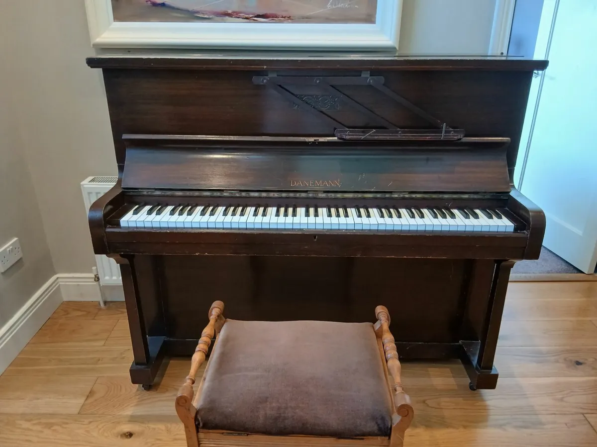 Piano - Image 1