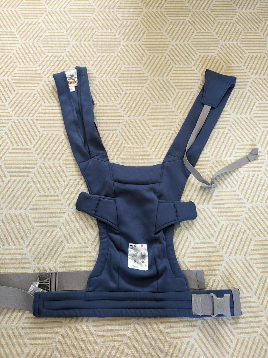 Ergobaby baby carrier - Image 2