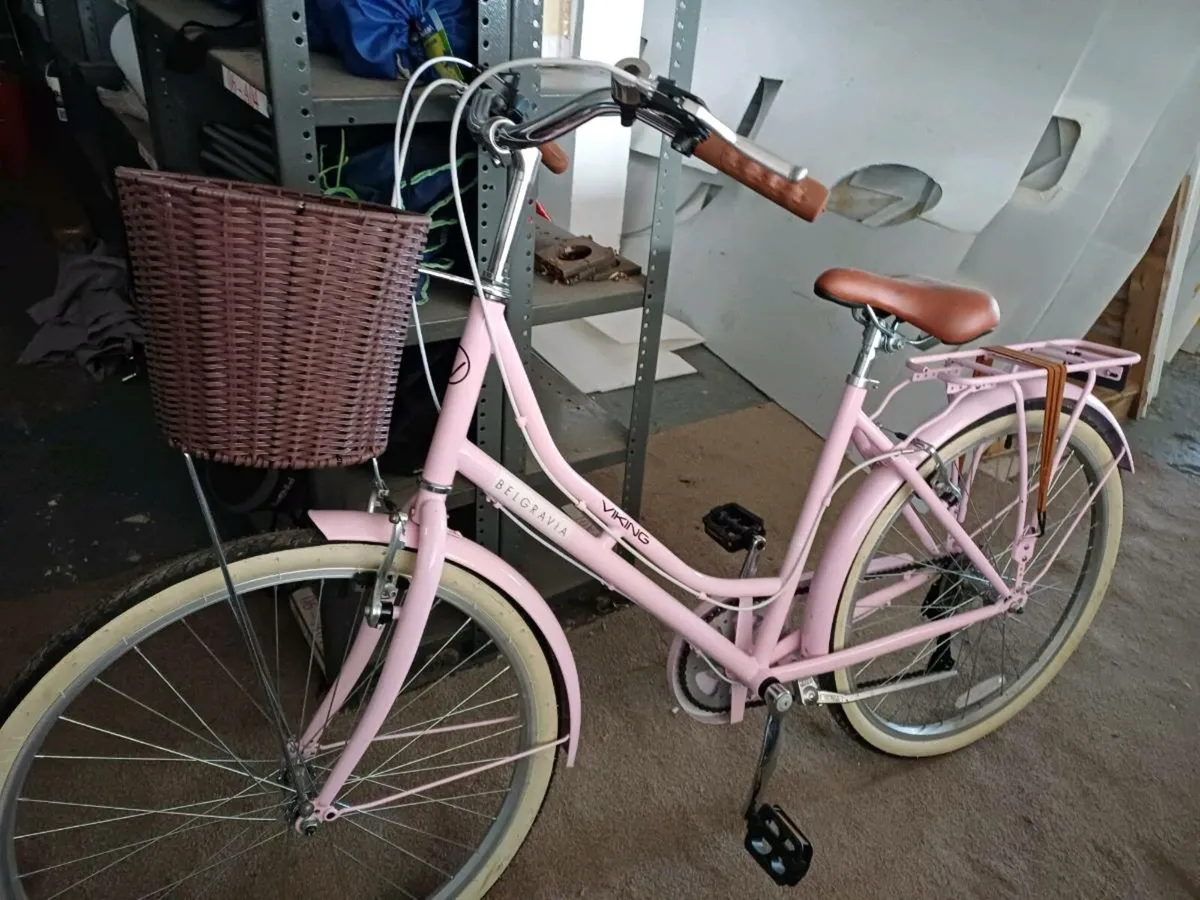 Bicycle ladies - Image 2