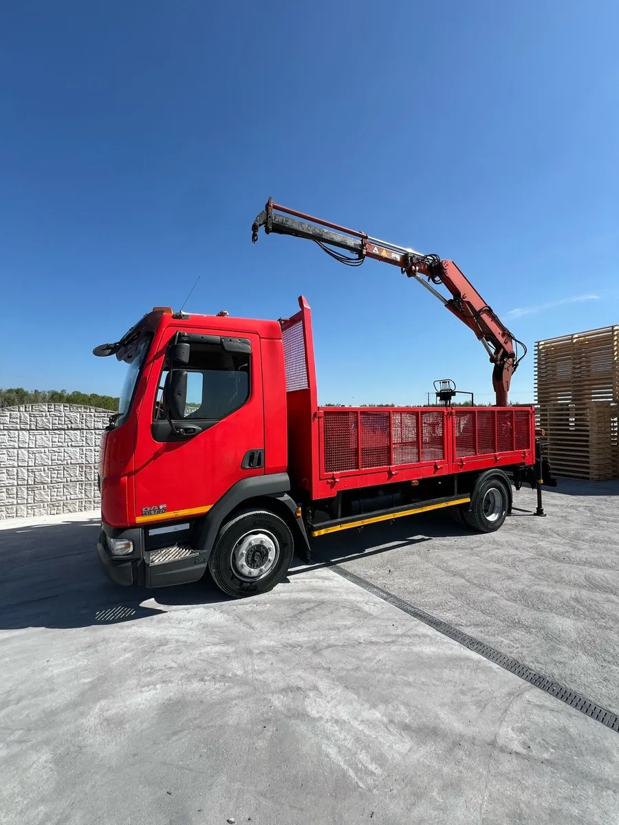 Daf 45-180 hiab-crane truck tax and tested - Image 1