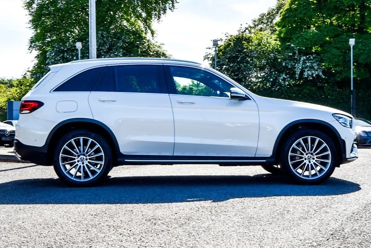 Mercedes-Benz GLC-Class 300de AMG Premium 4matic - Image 3