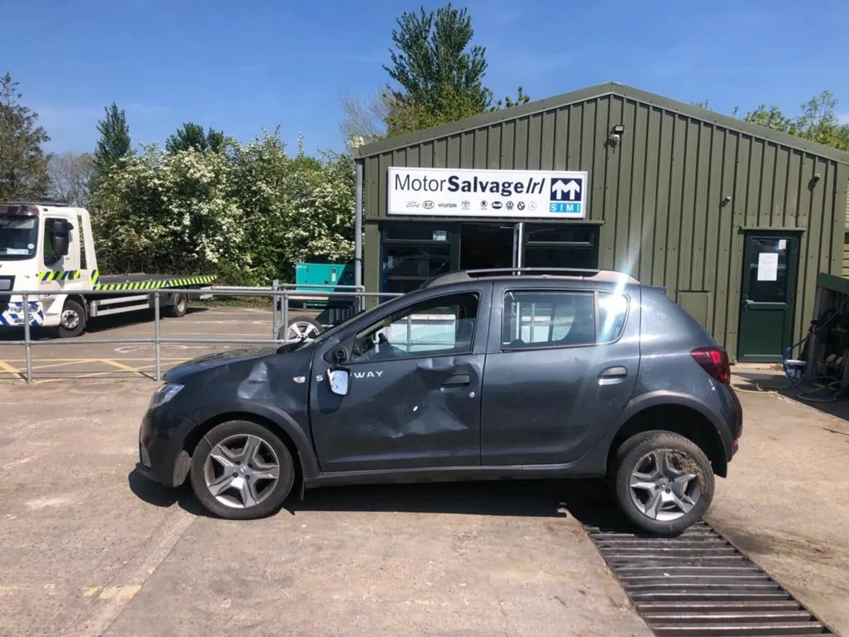 2017 DACIA SANDERO STEPWAY 1.5 dsl (for parts only - Image 1