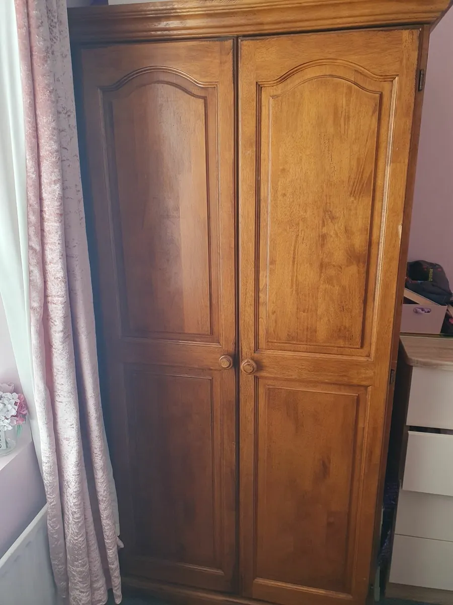 5 piece bedroom set - Image 1