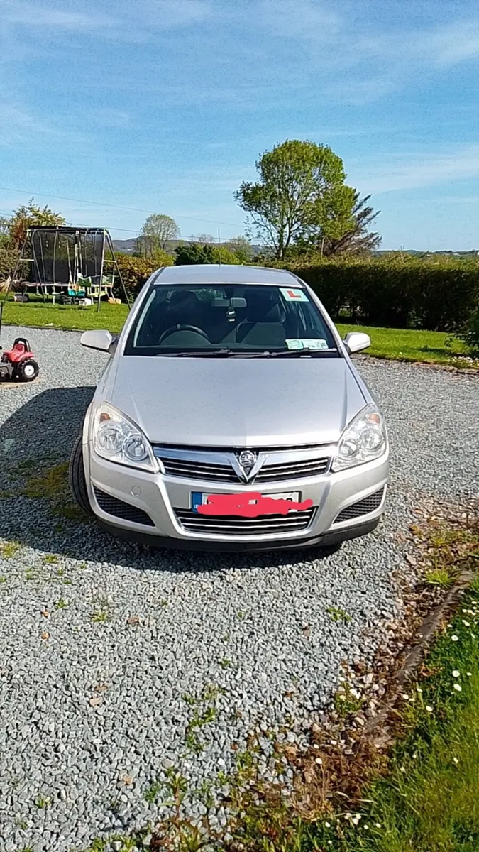 For Sale 09 Vauxhall Astra - Image 1