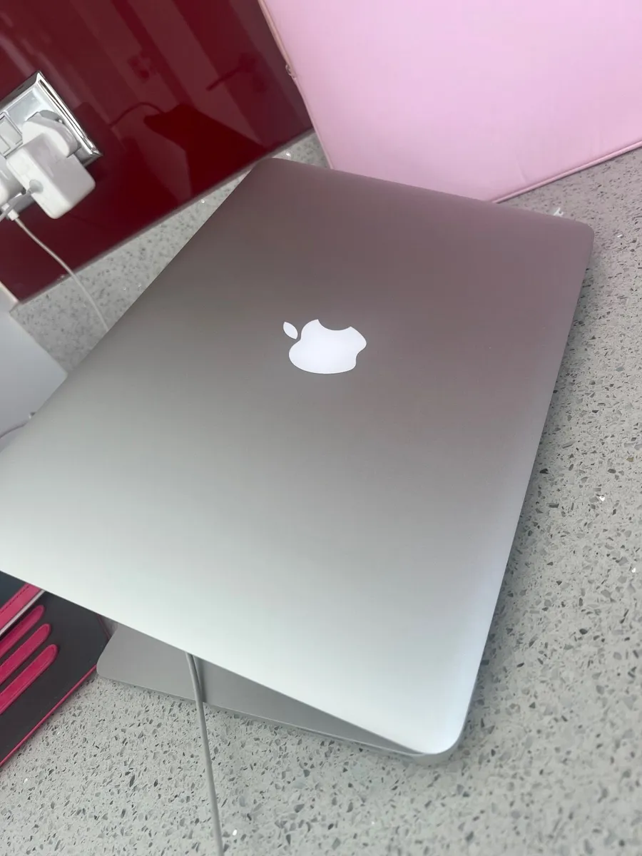 Laptop - Image 2