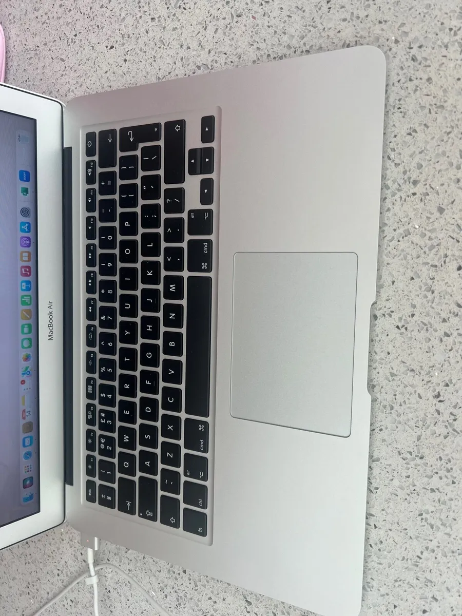 Laptop - Image 3