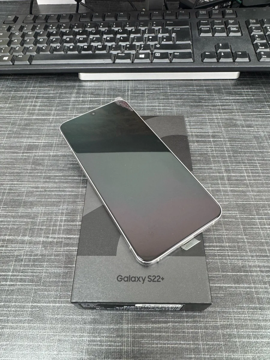 Samsung Galaxy S22 +. (128gb) 1 year warranty - Image 3