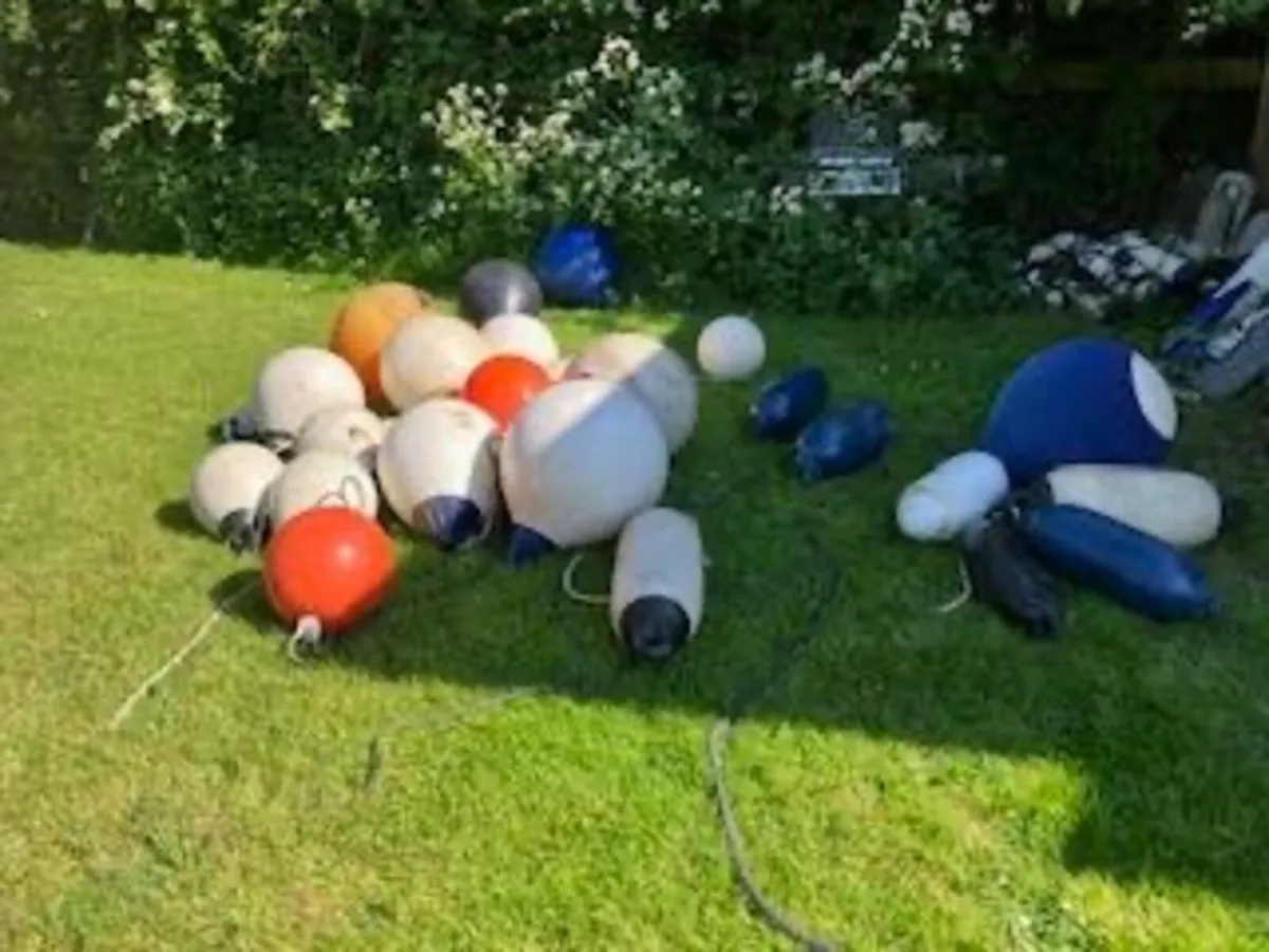 BUOYS MARKER BUOYS MOORING BUOYS VARIOUS SIZES - Image 1