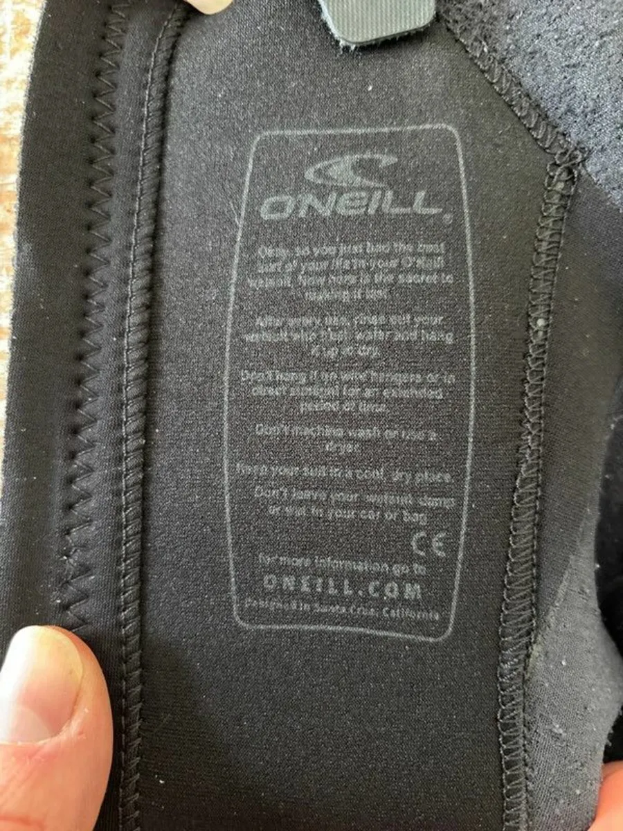 O'Neil Epic 3:2 wetsuit - Size 8 Year olds 128cm - Image 4