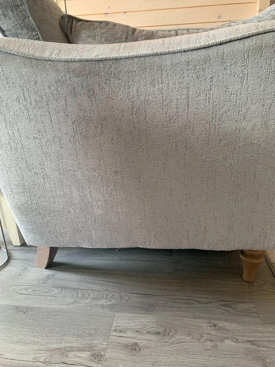 Fabulous 3 Seater Luxury Sofa - Image 2