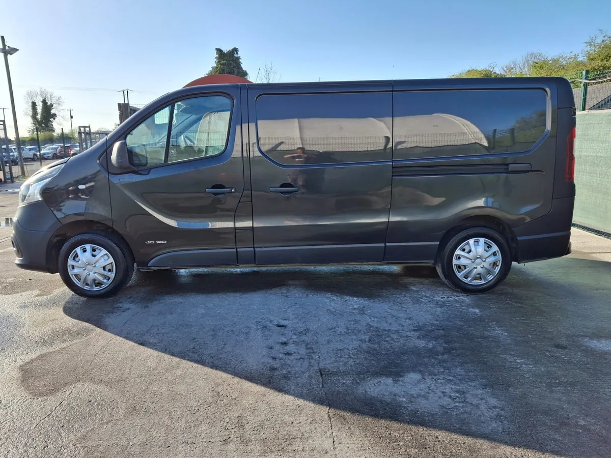 2019 Nissan NV300  Side  Damage - Image 4