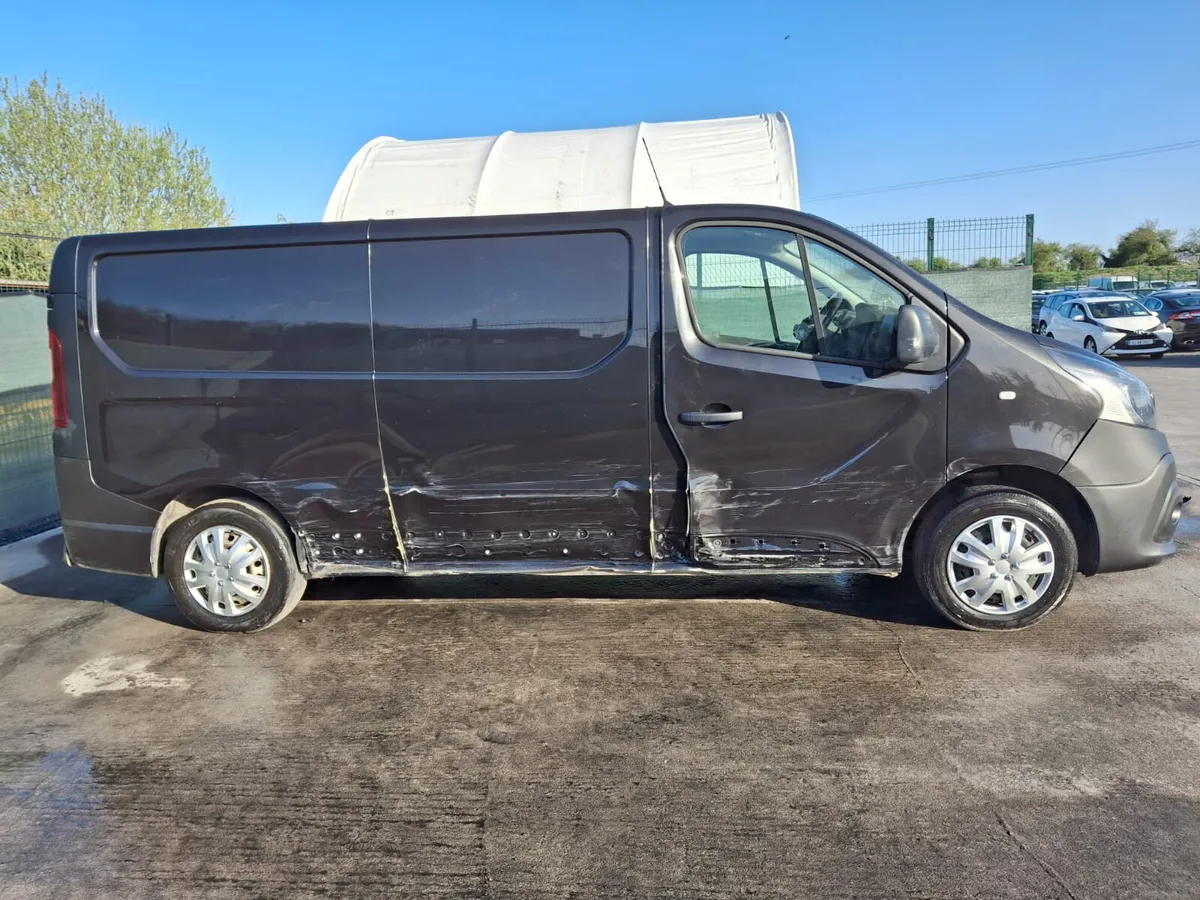 2019 Nissan NV300  Side  Damage - Image 3