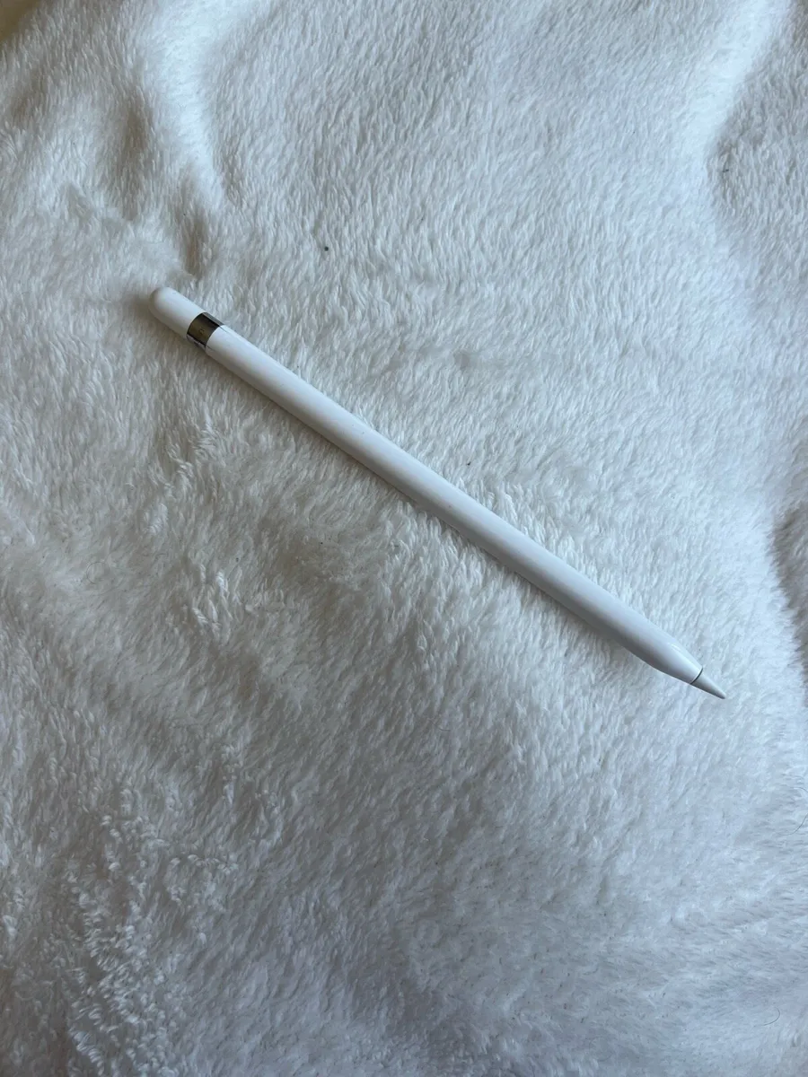 iPad and authentic Apple Pencil - Image 4