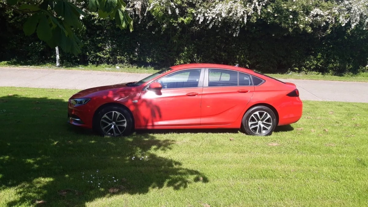 2020 Opel insignia full service history - Image 2