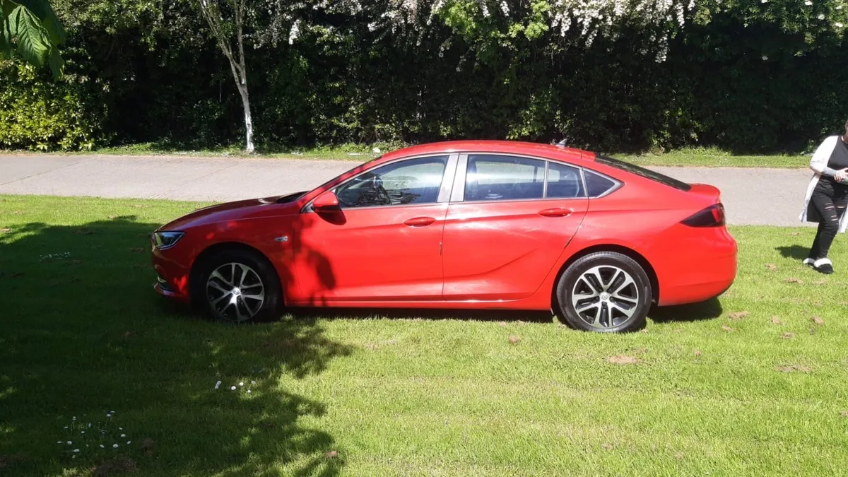 2020 Opel insignia full service history - Image 4