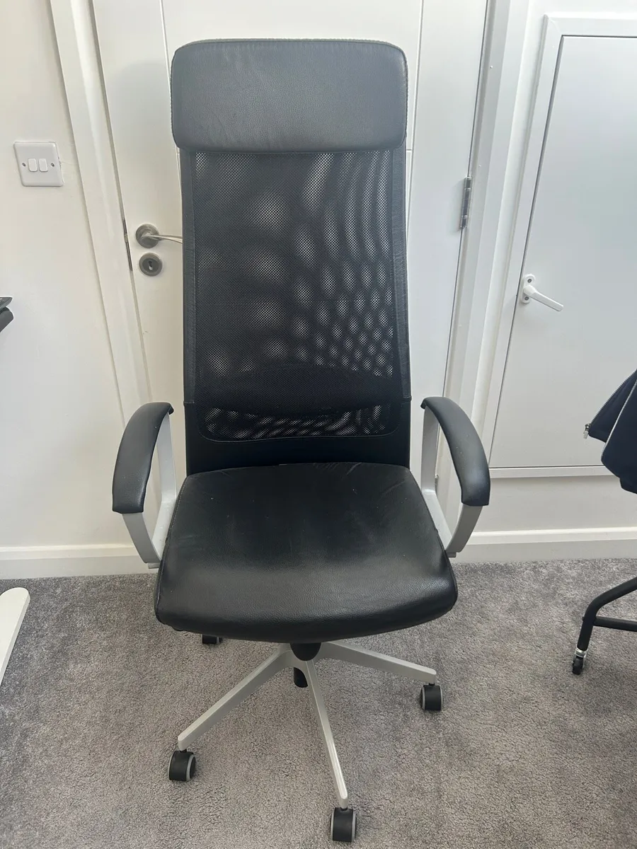 Office chair - Image 1