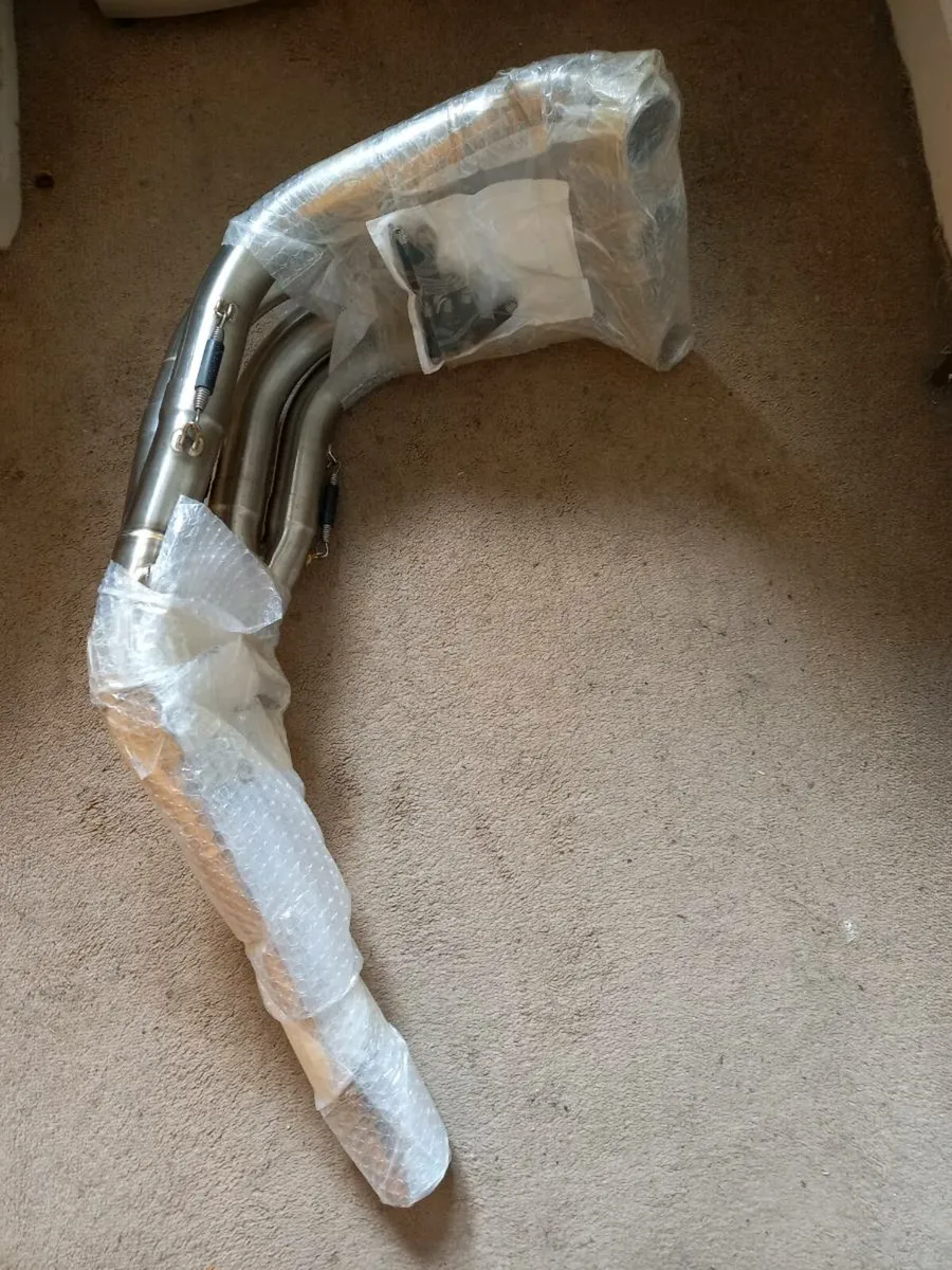Akrapovic S1000rr exhaust - Image 2