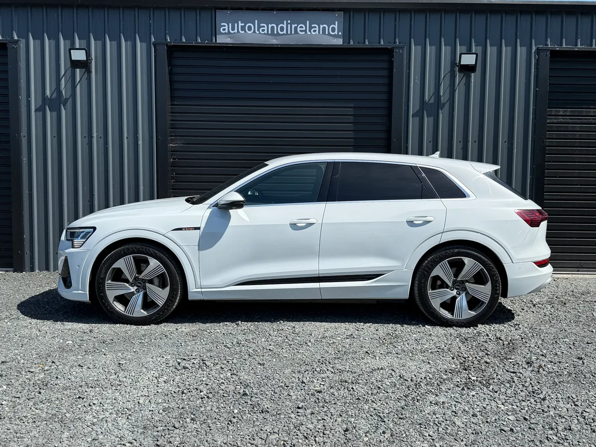 211 Audi E-tron 55 S-line Quattro - Image 3