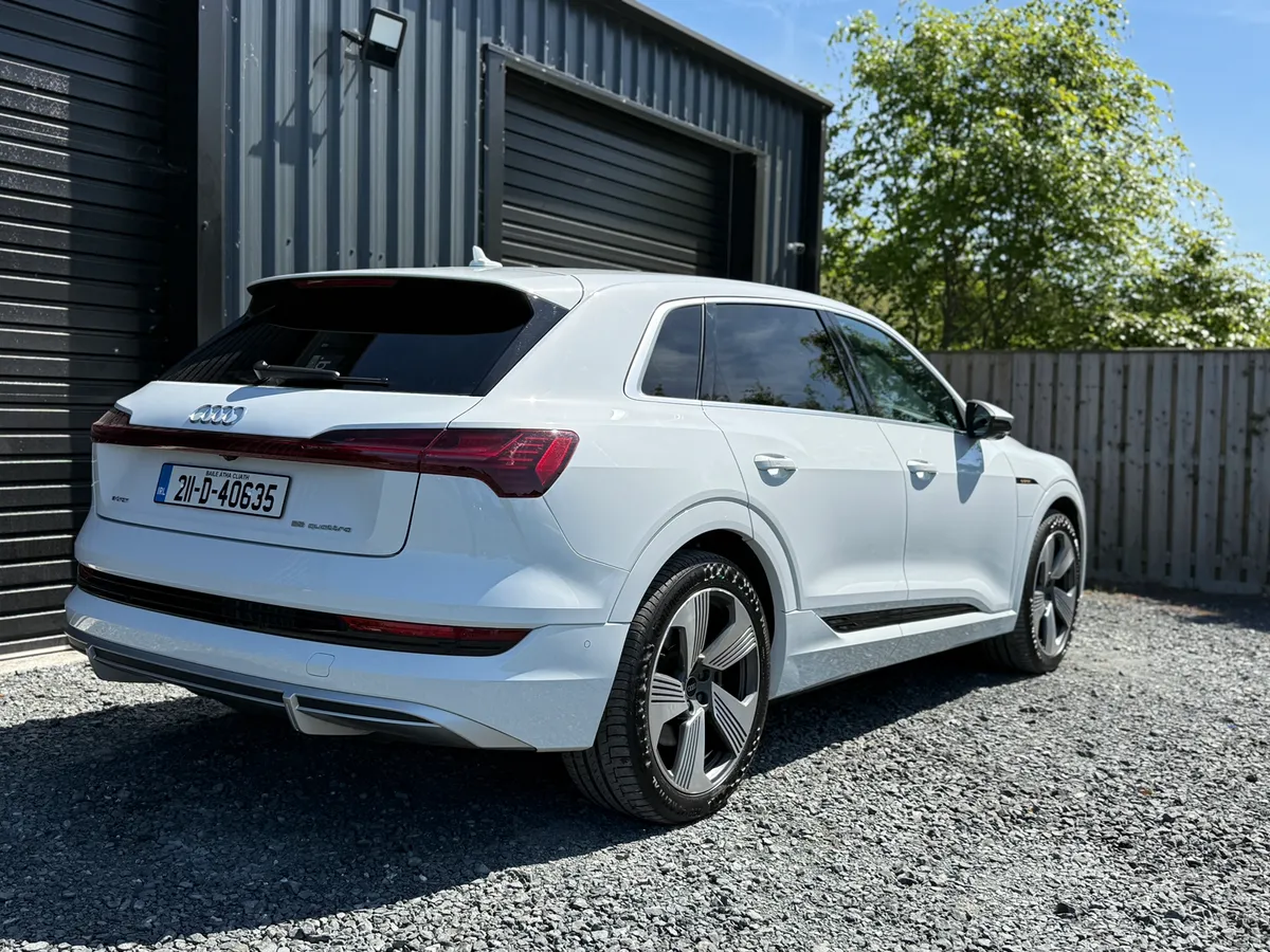 211 Audi E-tron 55 S-line Quattro - Image 4