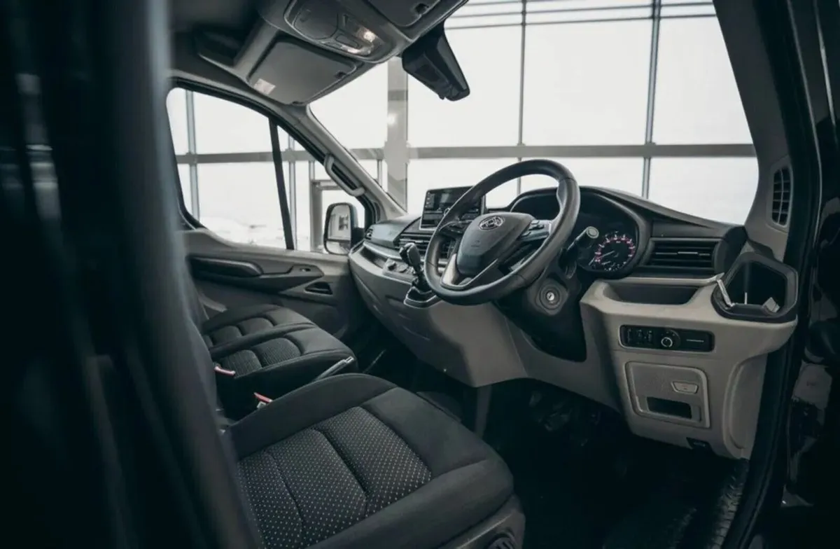 **Maxus Deliver 9 Chassis Cab** - Image 2