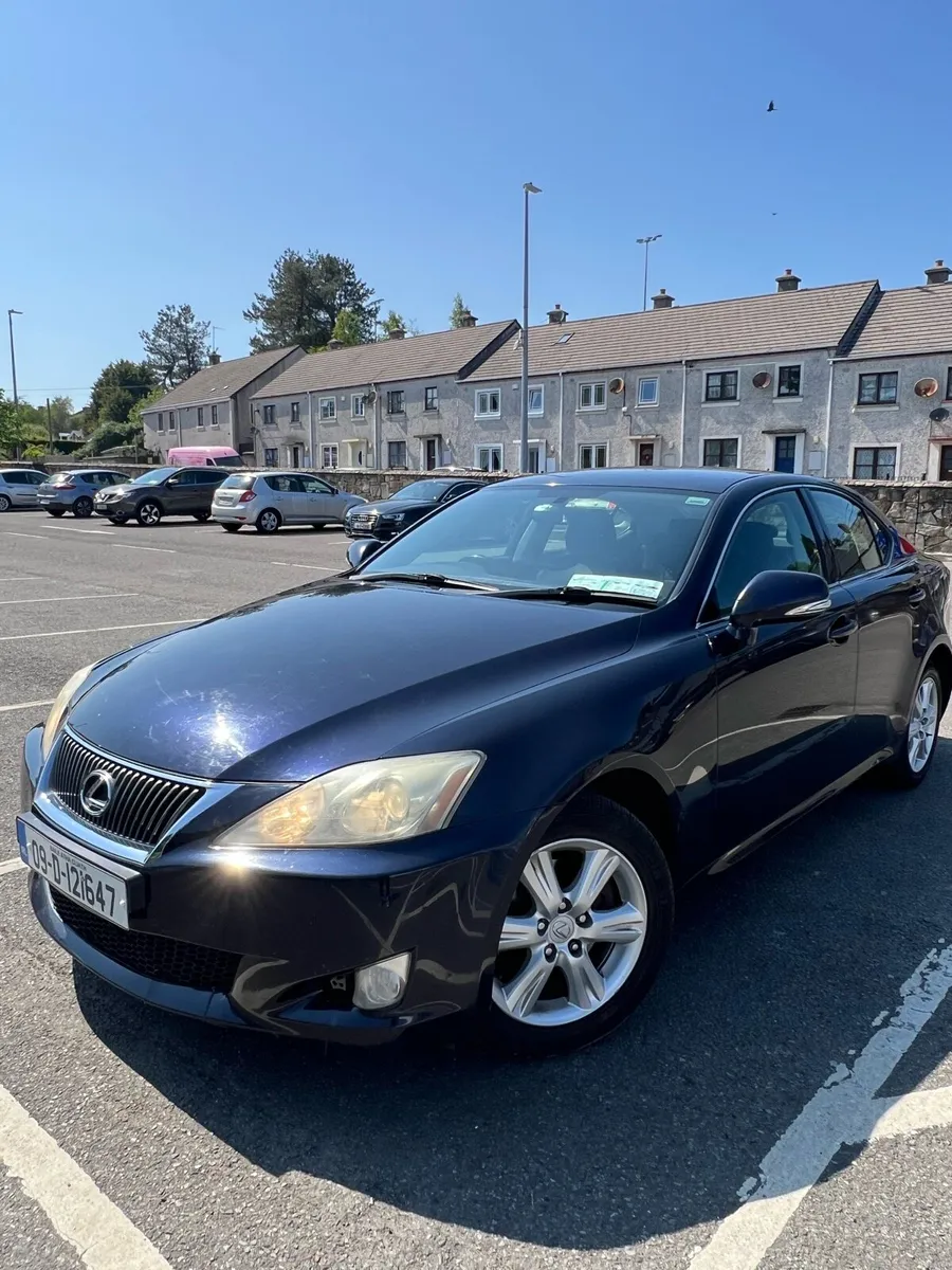 Lexus IS 220d - Image 1