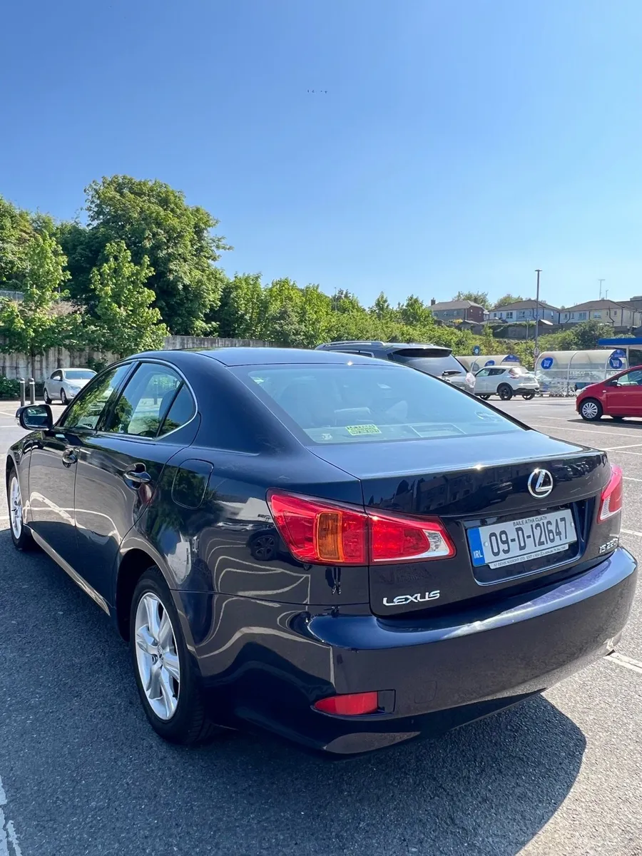 Lexus IS 220d - Image 3