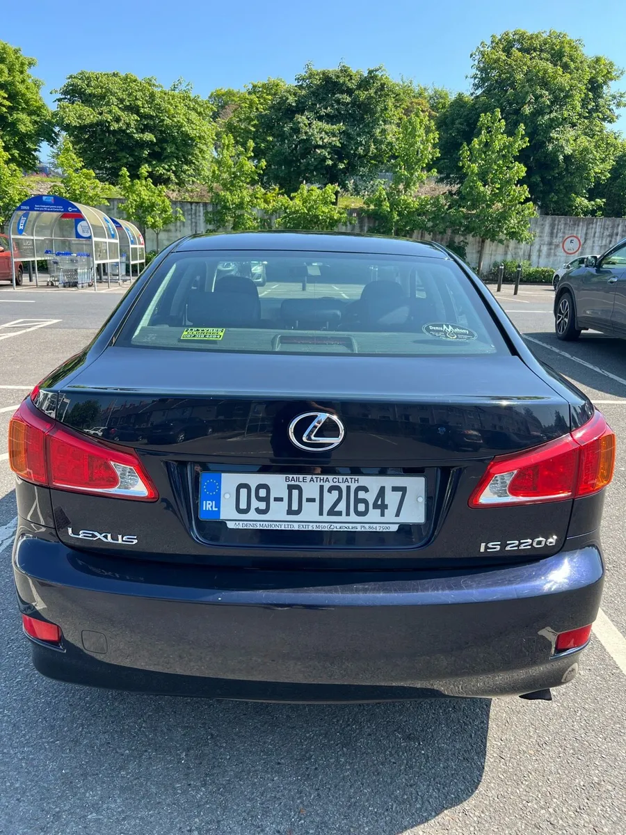 Lexus IS 220d - Image 4