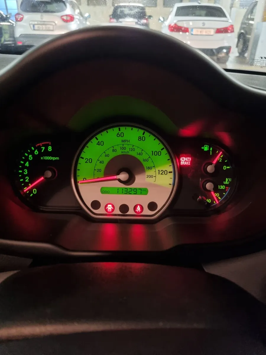 Hyundai i10 2009 - Image 1