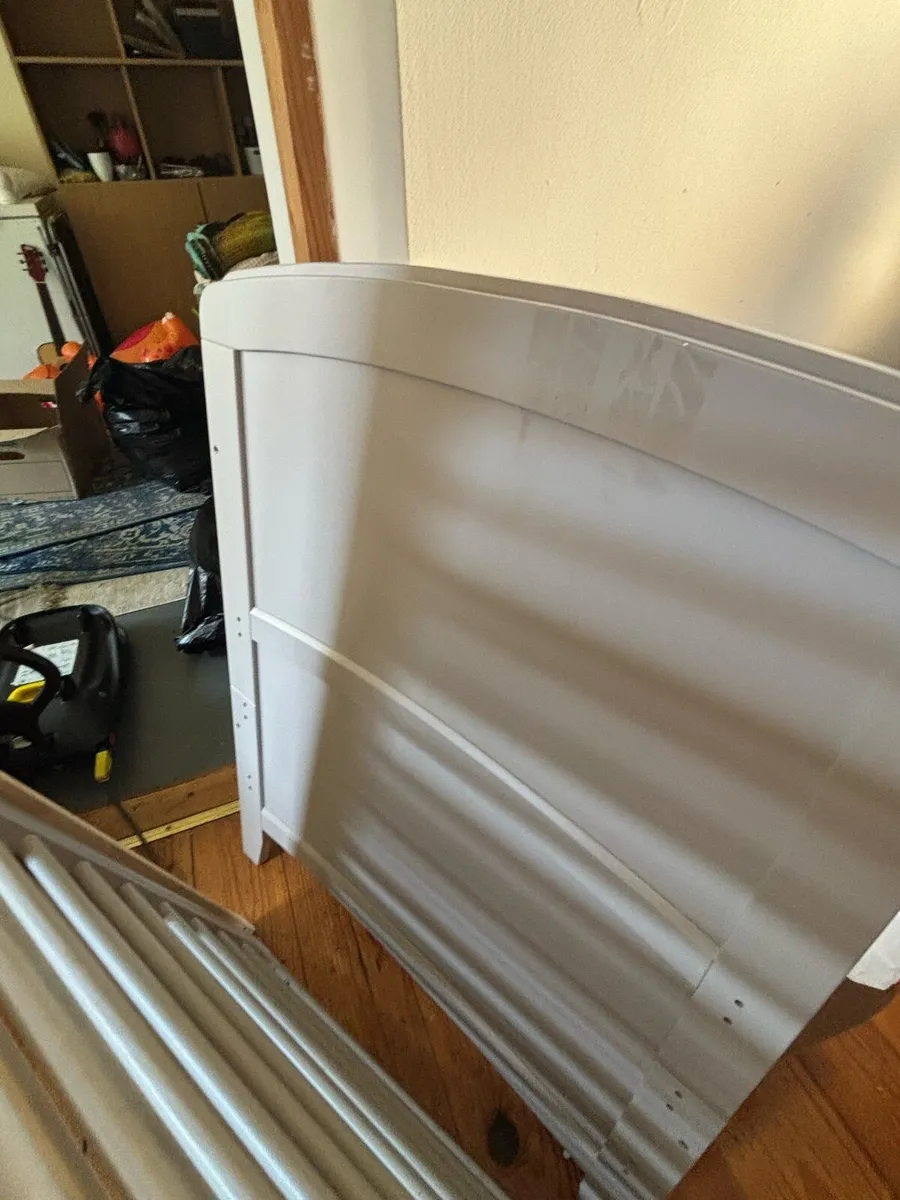 Baby cot - Image 1