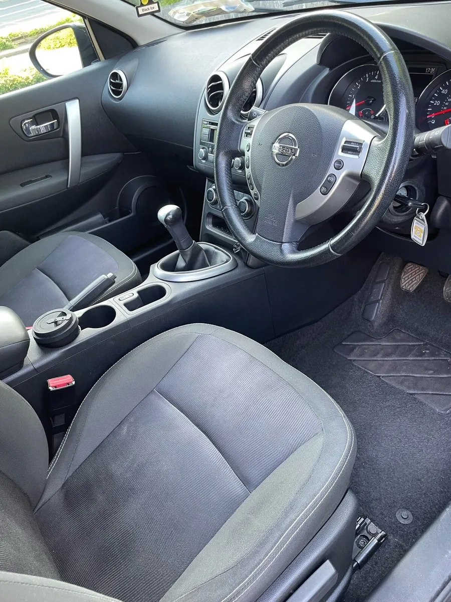 2013 Nissan Qashqai *NEW NCT* *VERY LOW MILEAGE* - Image 2