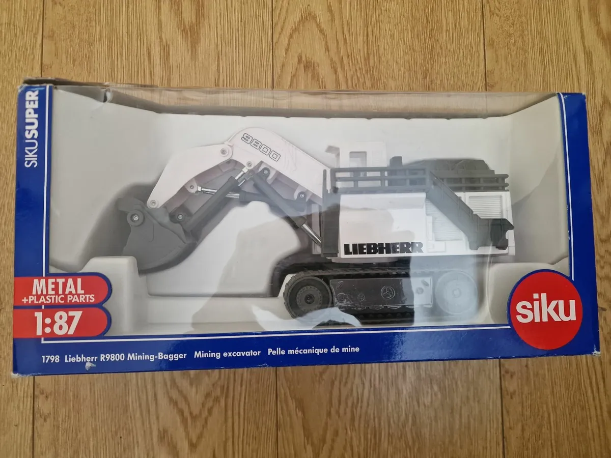 Siku Super 1:87 1798 Liebherr R9800 Mining Bagger - Image 1