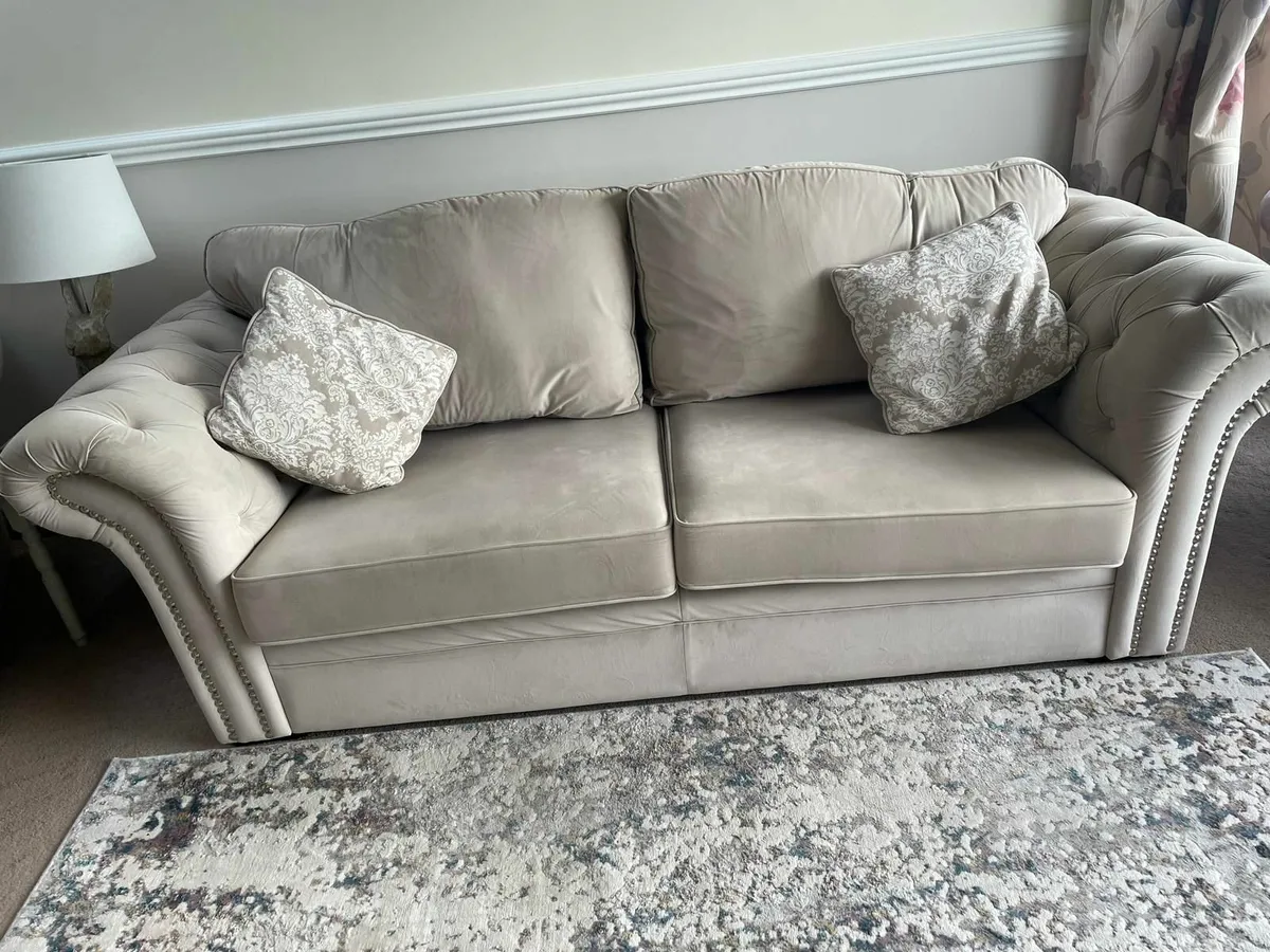 sofa - Image 1