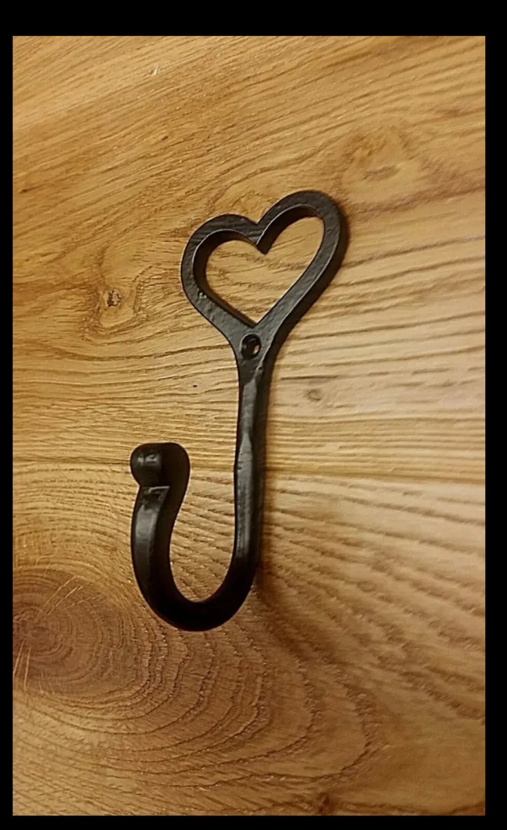 6 x Vintage Style Cast Iron Heart Coat Hooks NEW
