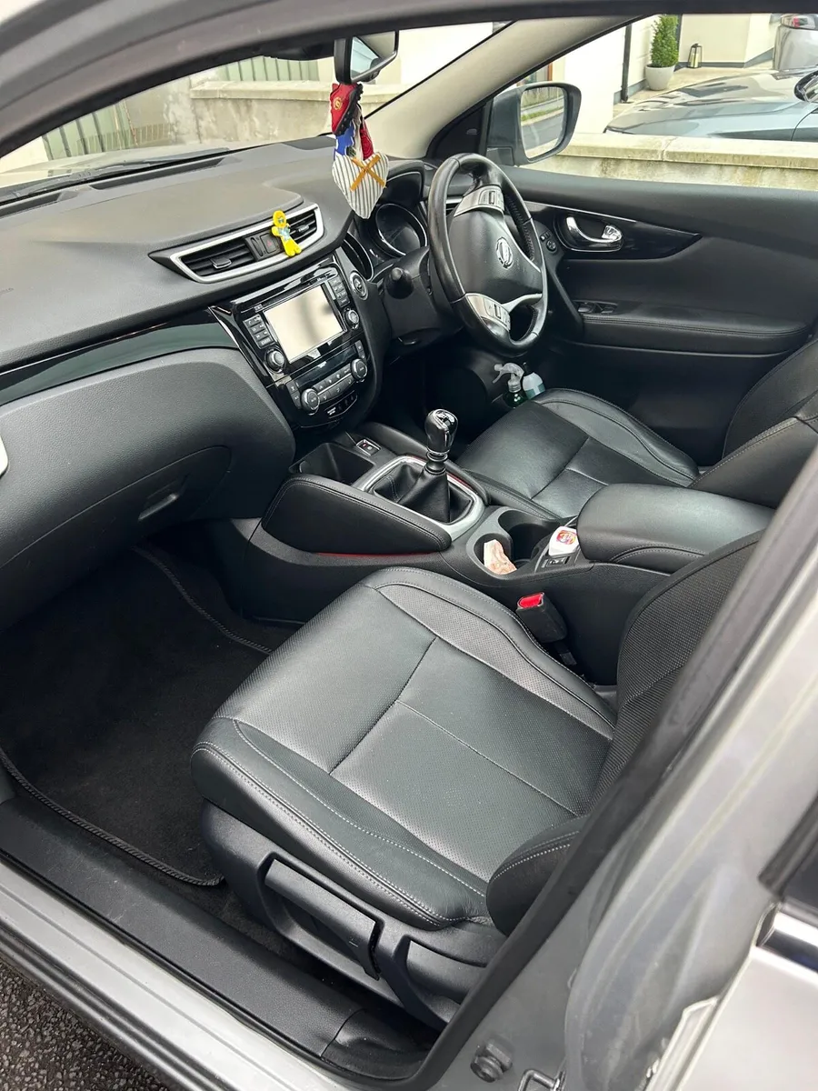 HIGH SPEC 2016 NISSAN QASHQAI TEKNA, RARE! - Image 2