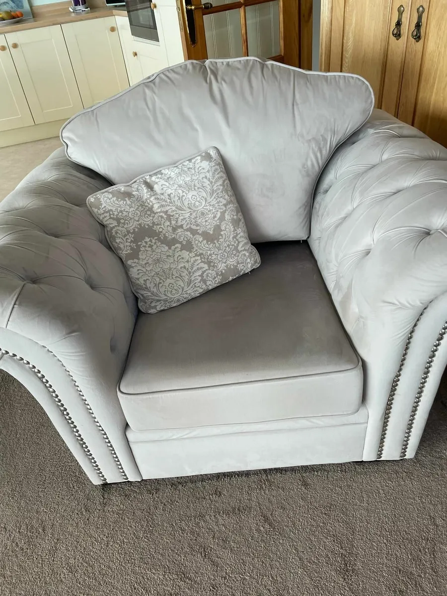 sofa - Image 2
