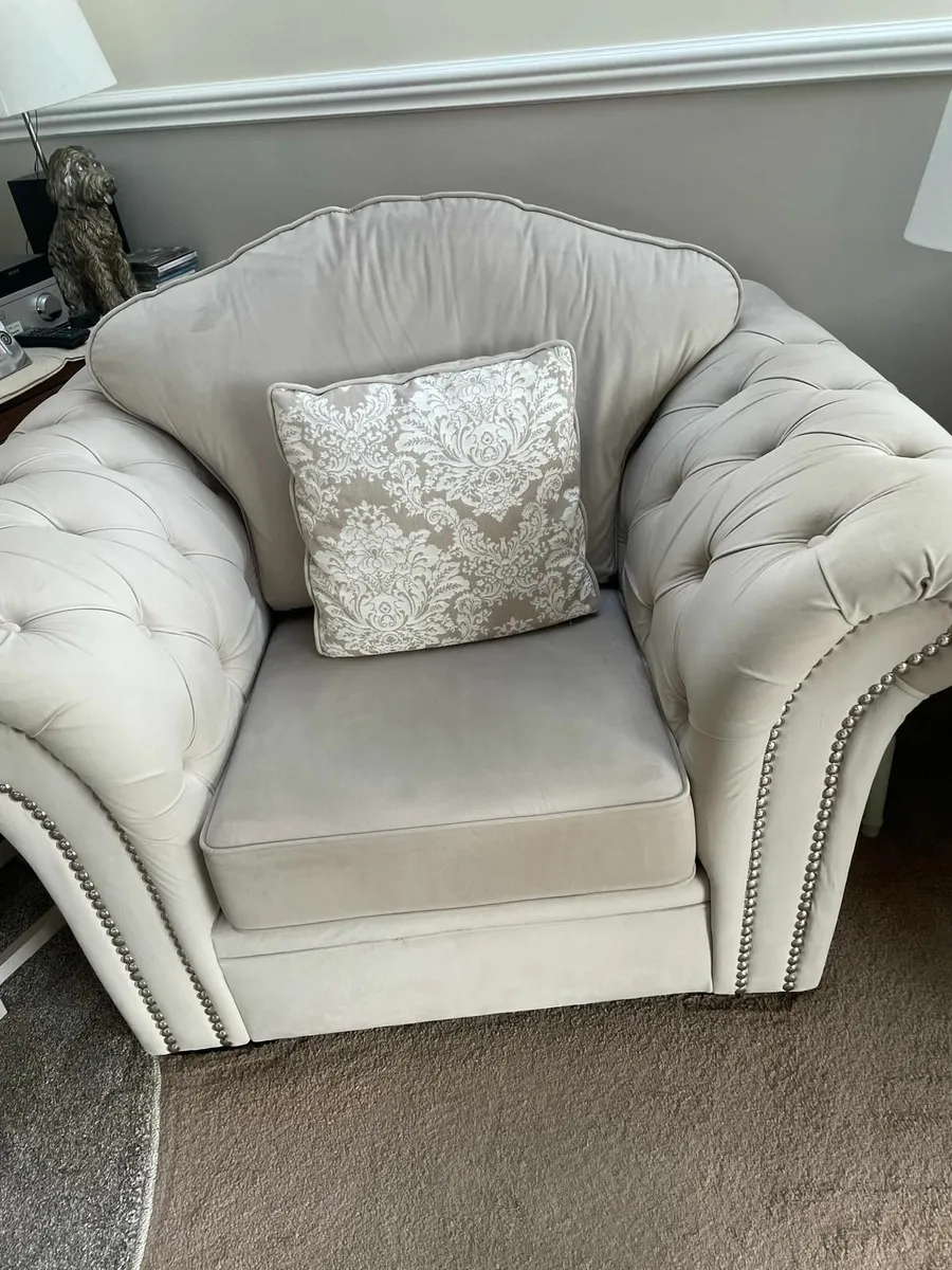 sofa - Image 3