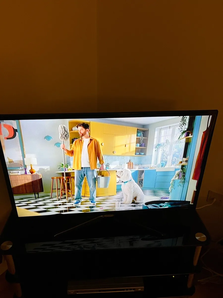 Samsung 40 inch tv - Image 2