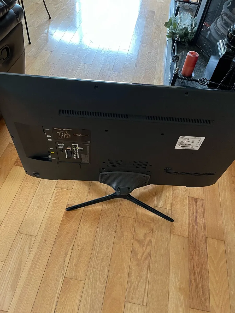 Samsung 40 inch tv - Image 3