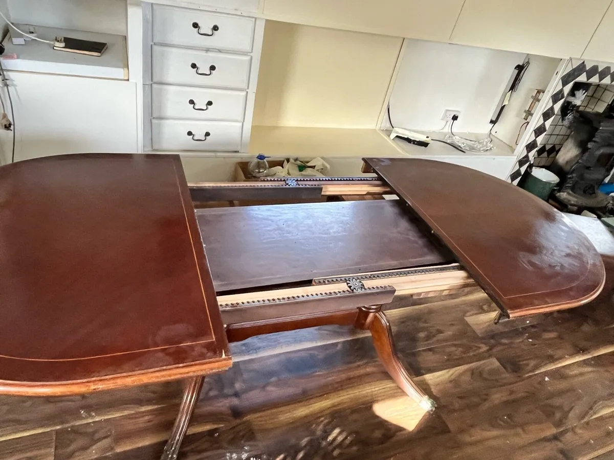 Dining table - Image 2